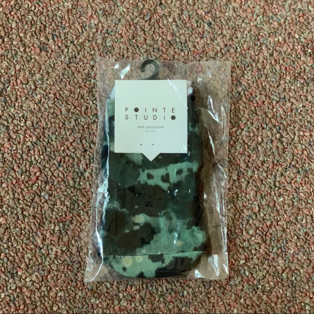 Pointe Studio Combat Grip Socks
